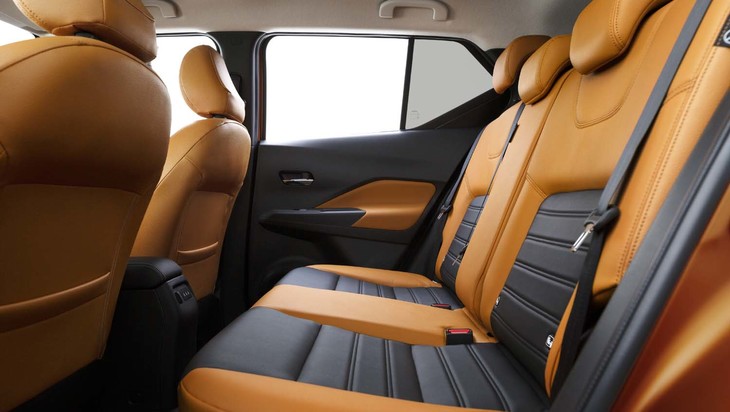 後席の広さは「キックス」の強み。前席背面の形状も寄与するという。