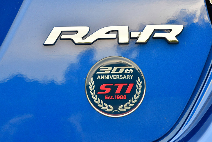 スバルWRX STIタイプRA-R（エンブレム）
