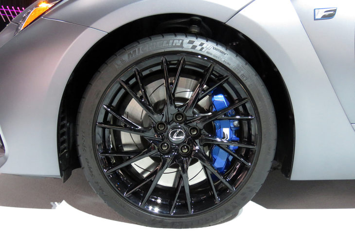 レクサスRC F“F 10th Anniversary”（ホイール）