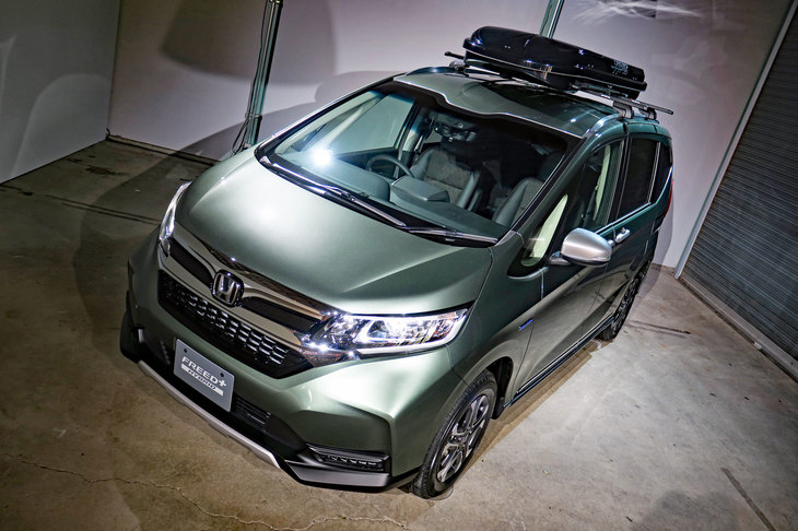 ホンダ・フリード＋ ハイブリッド クロスター ホンダアクセス用品装着車（4WD）(エクステリア）