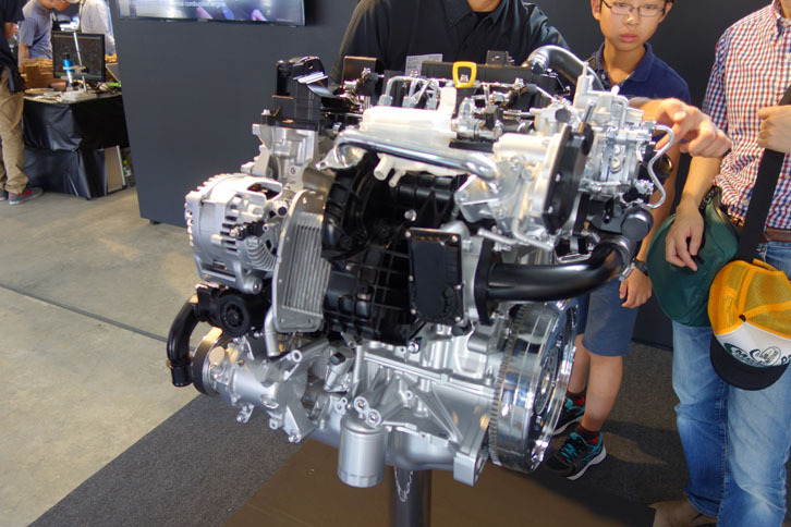 【モノづくり展示】SKYACTIV-D 1.5エンジン。「デミオ」や「CX-3」に搭載される。