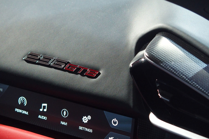 フェラーリ296GTB（エンブレム）