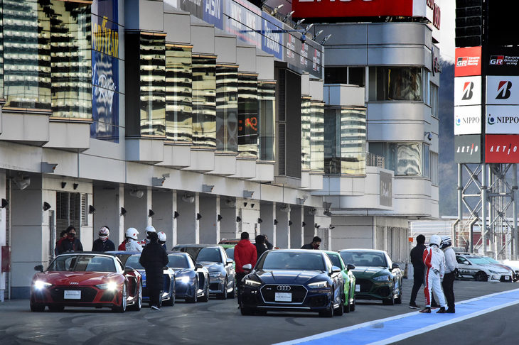 試乗車は「TT RSクーペ」と「RS 3セダン」「RS Q3」「R8クーペ」の4台。「RS 5スポーツバック」もあったが、時間の都合で取材はかなわなかった。