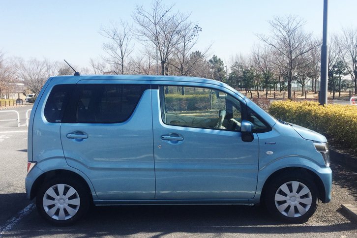 6代目「ワゴンR」のサイドビュー。