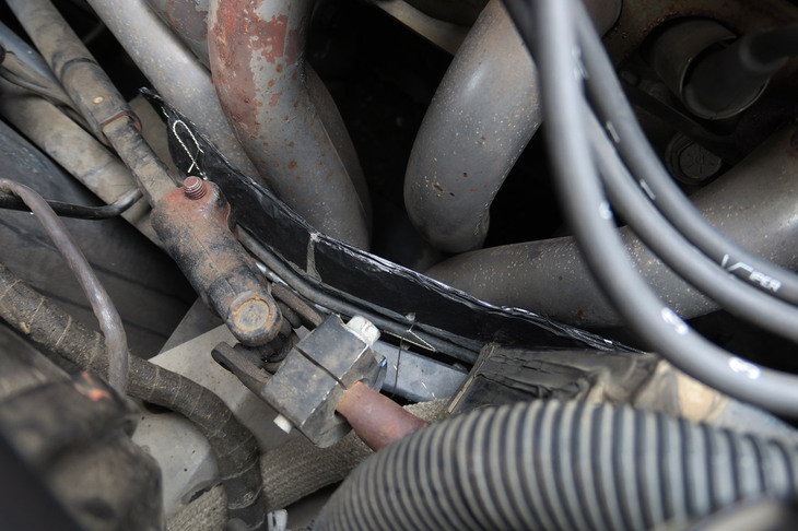 ヘダースの熱に関しては、ブレーキラインとの間に遮熱板を置いて対応。熱害はほかの部分にも及んでいそうなので、ヘダースを取り外す機会があったら、サーモバンテージを巻いてもらおうと思う。