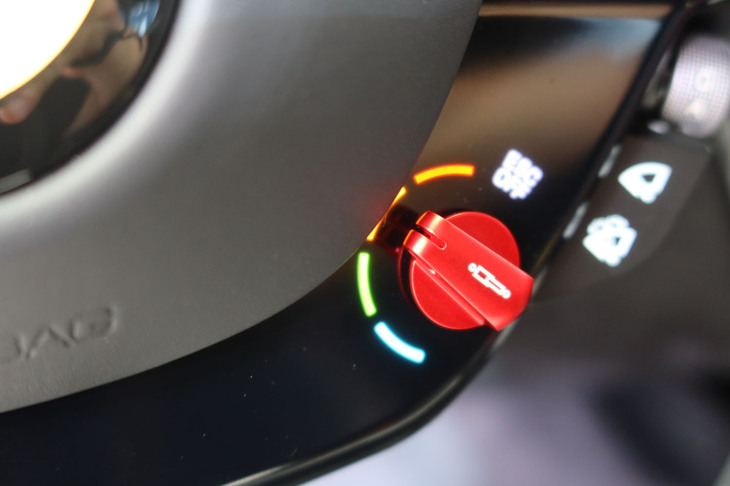 フェラーリ・アマルフィ（走行モードのセレクター）