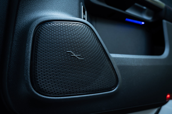 メルセデス・ベンツEQA250（フロントドアスピーカー）