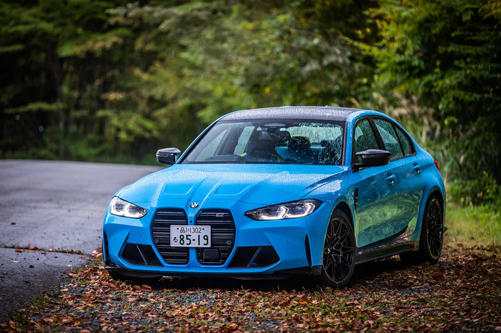 G20型「BMW 3シリーズ」をベースに開発された高性能モデル「M3」。最新モデルは、1985年に登場した初代から数えて6代目にあたる。RWD車は2021年1月に、４WDは2021年9月に導入されたが、現在日本では4WDの「M3コンペティションM xDrive」（写真）のみが販売される。