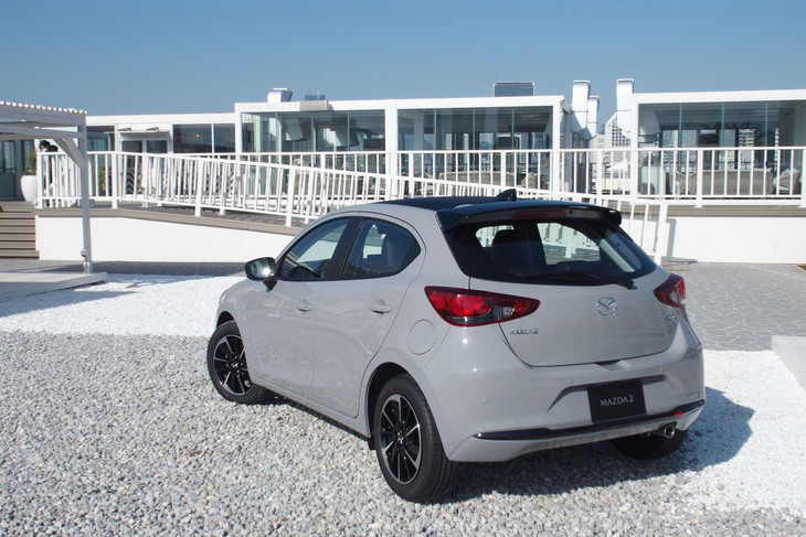マツダ2 XDスポルト＋（海外仕様車のリアビュー）