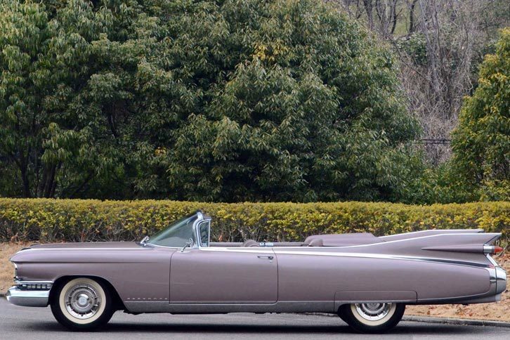 トヨタ博物館が収蔵する1959年型「キャデラック・エルドラド」。巨大なテールフィンは空力性能というよりは、見た目の派手さを競うためのものだった。