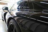 フェンダーパネルに映り込む、ピットの壁や天井の“解像度”に注目。「単体だと分かりづらい」という方は、やはり2ページ目・3点目の写真と比較を。