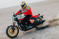 「ロイヤルエンフィールド・ショットガン650」にレーシーな装いの限定モデル登場の画像