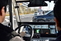 現状、「サイコマ」の運行には安全監視員の同乗が必須となるが、2025年度中には関係省庁から認可を受け、無人自動走行を実現する予定だ。