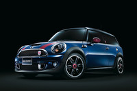 「MINIクラブマン」にスポーティな限定車