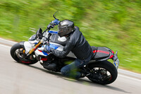 快適なライディングをサポートする機能・装備も充実しており、アダプティブクルーズコントロールとフロントコリジョンウォーニングからなる「ライディングアシスタント」を新採用。オプションで自動トランスミッションの「オートメーテッド・シフト・アシスタント（ASA）」も用意される。