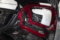 新型「NX」のカットモデルより。リアゲートまわりには2重の環状構造を追加している。これはNX全車で採用。