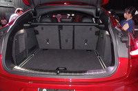 荷室の様子。後席を前方に倒すことで、積載容量を拡大できる。