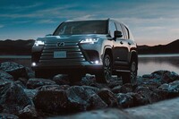 新型「レクサスLX」には、さまざまな走行モードに加えて、路面状況に応じて自動で走行特性を最適化する「AUTO」モードも用意される。