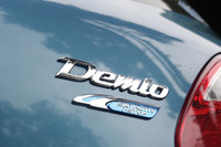 燃費に優れる「マツダ・デミオ」の新グレード、「13-SKYACTIV」。2011年6月に実施されたシリーズ全体のマイナーチェンジと同時に、新たに追加された。
