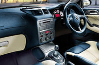 「アルファGT」に“青い”限定モデルが追加の画像