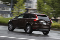 「ボルボXC60 D4 SE」
    