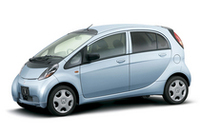 三菱「i（アイ）」に女性が喜ぶ装備搭載の特別仕様車の画像