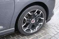 テスト車「DS3 スポーツシック」は、ターボエンジンを搭載する「DS」ラインのスポーティグレード。ホイールはノーマルよりひとまわり大きな17インチを履く。