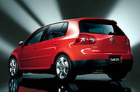 先代比50psアップ、「VWゴルフ」のスポーツモデル「GTI」発売の画像