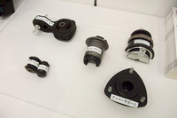 クルマにもタイヤ以外のゴム製品が数多く使用されている。