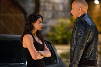 第54回：“野性の速さ”は欧州へ――人もクルマも飛びまくる！　『ワイルド・スピード EURO MISSION』の画像