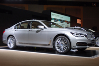 「BMW 740e iPerformance」