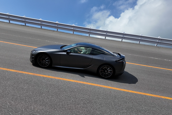 抽選申し込み受け付けと同時にベースモデルの一部改良も発表された（こちらは同日に発売）。その内容はドアストライカーの肉厚を1mmアップという1点のみだ。