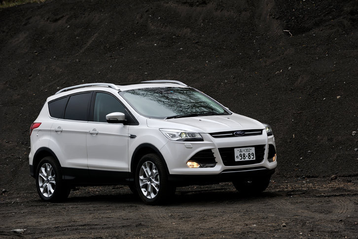 「キネティックデザイン」とは、フォードの現行モデルに取り入れられているデザインコンセプトで、2006年に登場した「S-MAX／ギャラクシー」で初めて採用された。