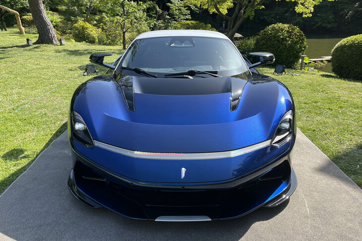 ピニンファリーナ・バティスタ チンクアンタチンクエ（フロントビュー）