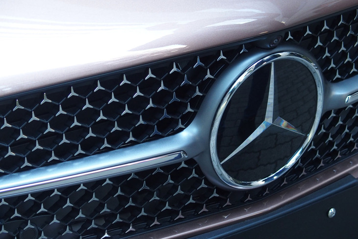 メルセデス・ベンツA200d（フロントグリル）