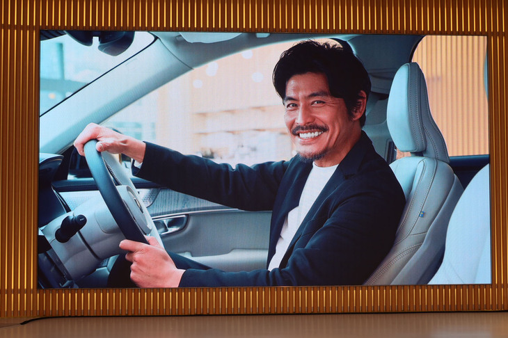 発表会では、俳優の坂口憲二さんが「ボルボXC90」のアンバサダーに就任することも発表され、映像を通じて「XC90はアウトドアライフの強い味方になってくれそう。ぜひ、この良さを感じてほしいです」などとメッセージを伝えた。