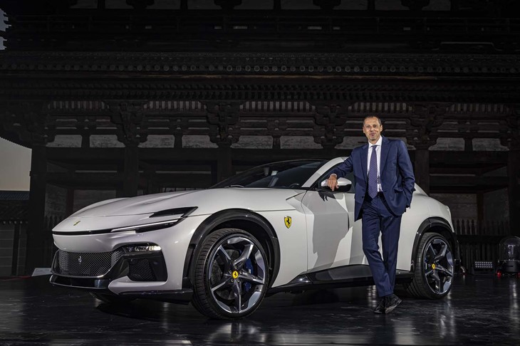 「フェラーリ・プロサングエ」とフェラーリ・ジャパンのフェデリコ・パストレッリ社長。