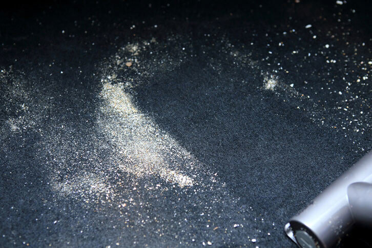 ダイソンといえば強力な吸引力。ラゲッジルームの海の砂も、ご覧の通り。これはすごい。