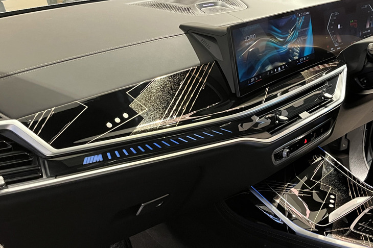 BMW X7ブラックアルファ（ダッシュボード）