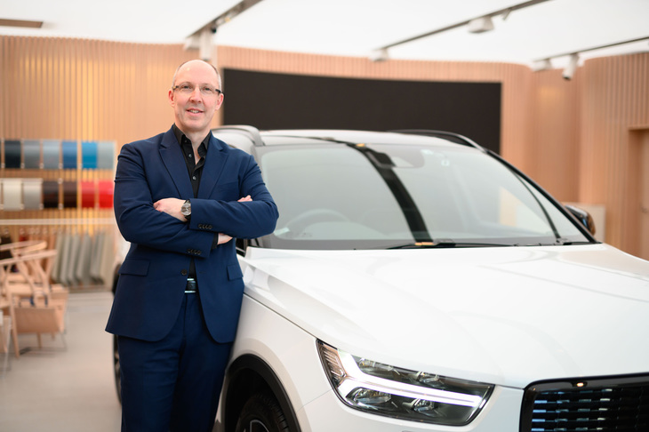 1971年にイギリスで生まれたロビン・ペイジ氏。ジャガー、ロールス・ロイス、ベントレーという英国ブランドでのキャリアを経て、ボルボに入社したのが2013年。2017年よりデザイン部門上級副社長を務める。