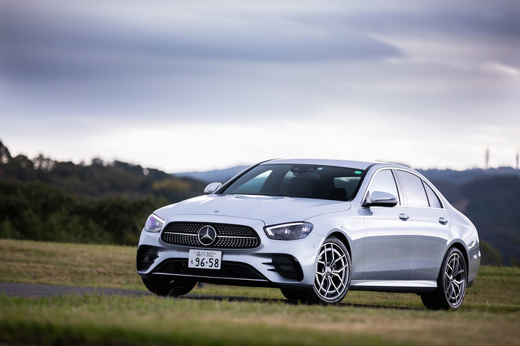 「E200スポーツ」の外寸は全長×全幅×全高＝4940×1850×1455mm、ホイールベースは2940mm。