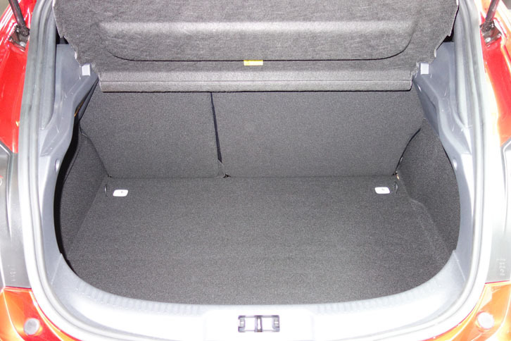 「メガーヌR.S. 273」の荷室。