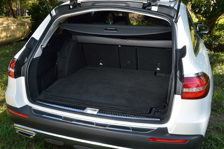 荷室の容量は640リッター。後席を前方に倒すことで、最大1820リッターにまで拡大できる。