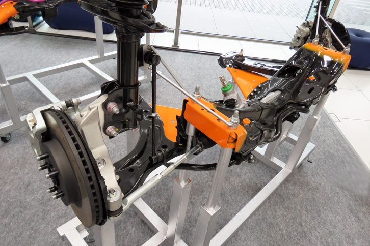 フロントサスペンション