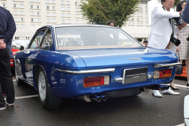 「イスレロ400GT」のリアビュー。