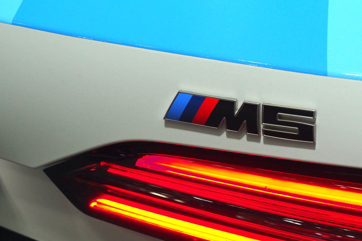 BMW M5 M xDriveツーリング（2026年BMW＆MINI Racing先導モデル）