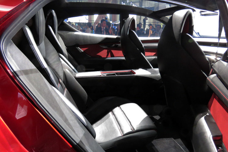マツダ魁コンセプト（リアシート）