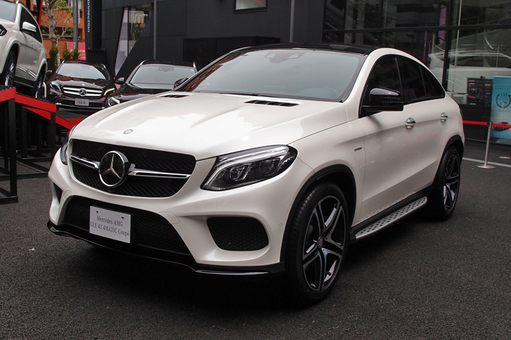 「メルセデスAMG GLE43 4MATICクーペ」（ほか写真も同じ）