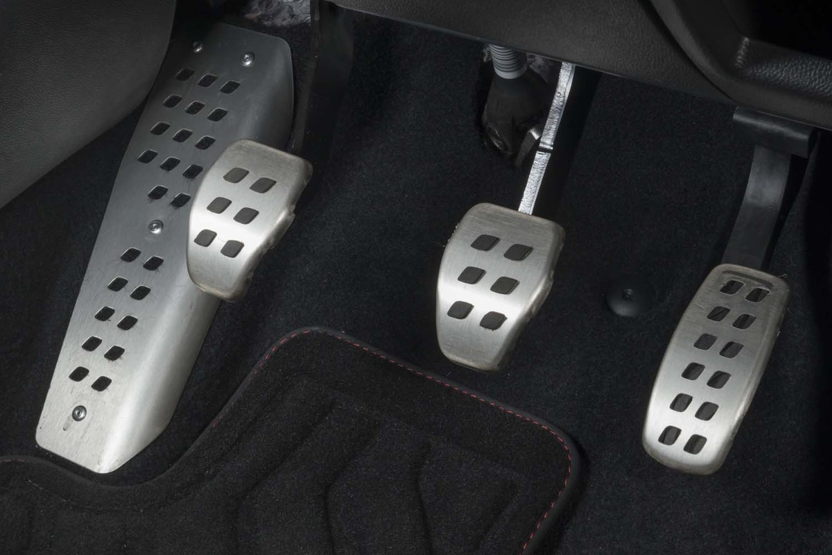 ルノー メガーヌ ルノースポール カップ Ff 6mt 試乗記 屁理屈とともに Webcg