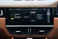 オンロード用ドライブモードは「ハイブリッドオート」「スポーツ」「スポーツプラス」「Eパワー」の全4種類。ハイブリッドオート選択時にはバッテリー残量をキープする「Eホールド」モードと積極的にバッテリーを充電する「Eチャージ」モードも使える。